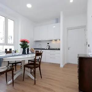 Apartment Monti Central, Rom
